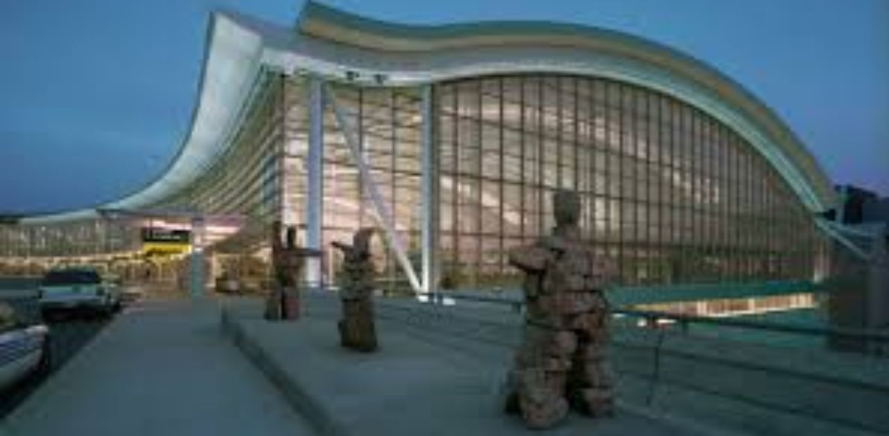 Oman Air YYZ Terminal