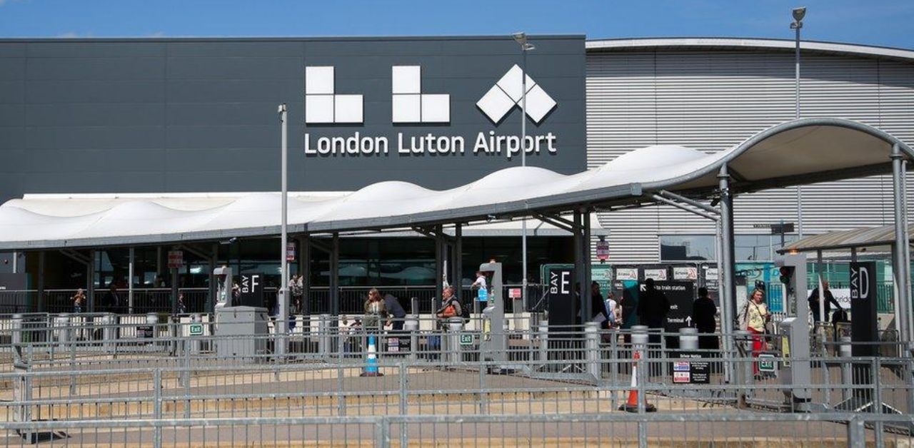 Sun Country LTN Terminal