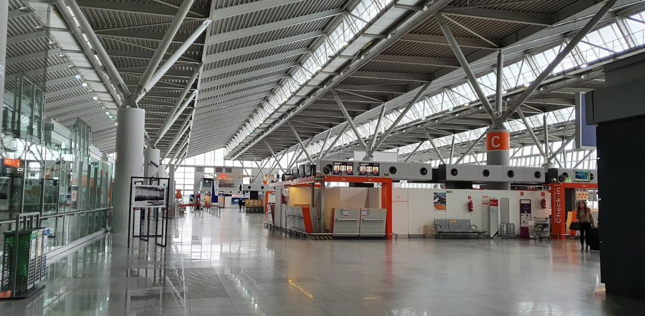 Vietnam Airlines WAW Terminal