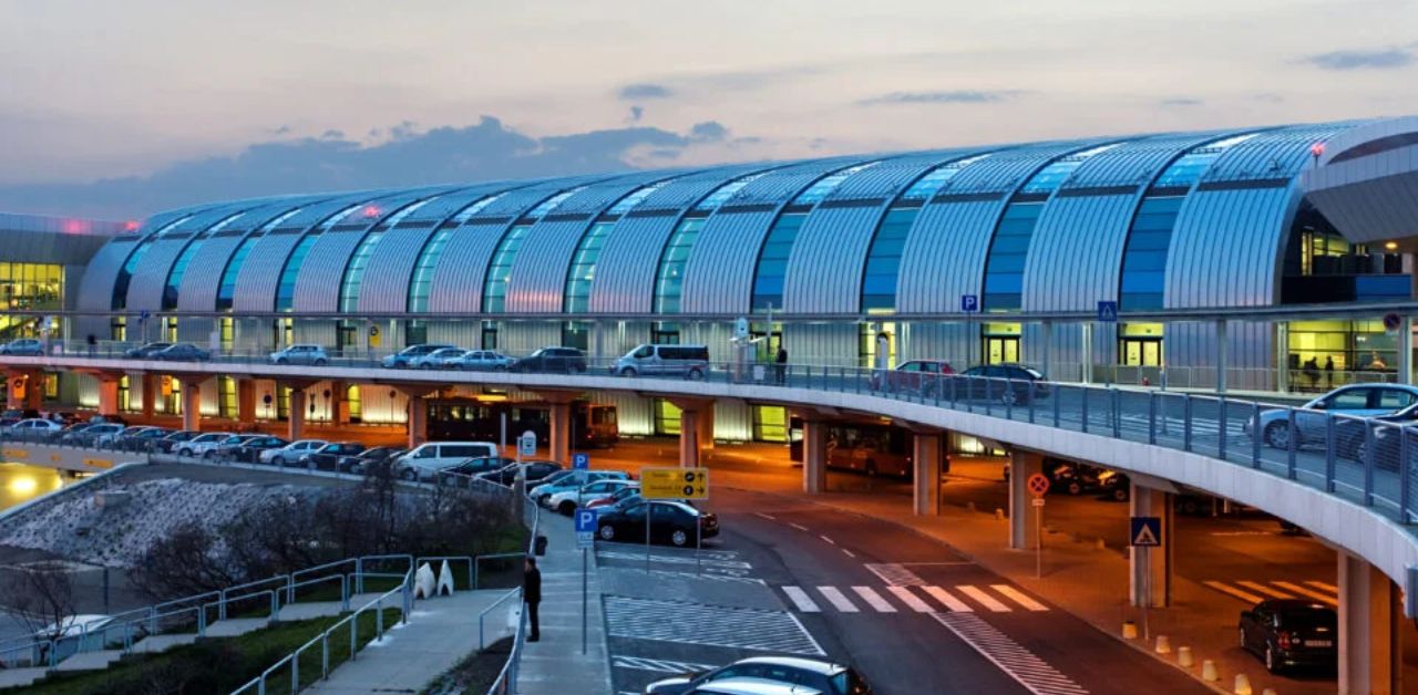Qatar Airways BUD Terminal