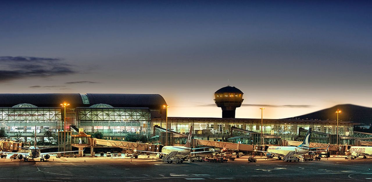 United Airlines ADB Terminal