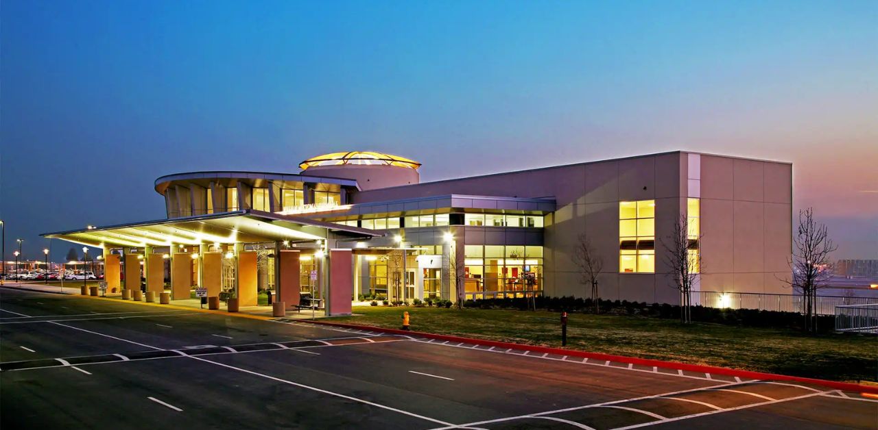 United Airlines BFL Terminal