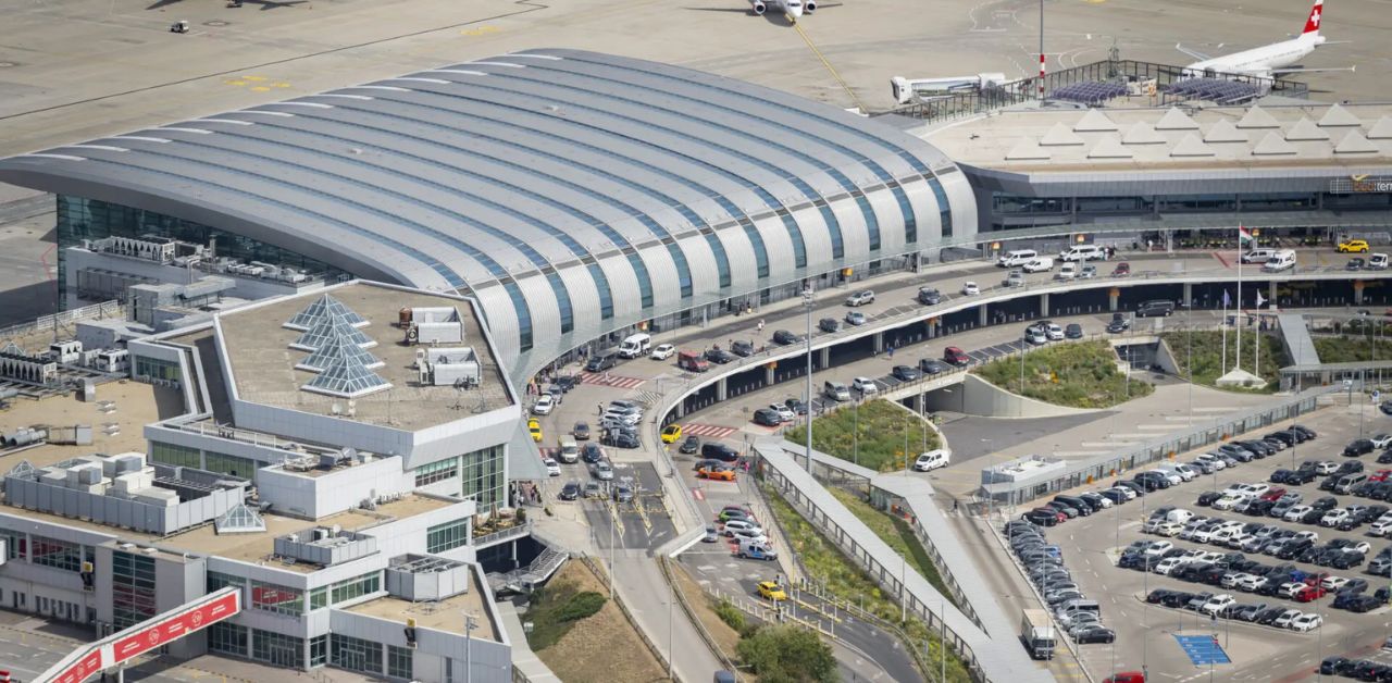United Airlines BUD Terminal