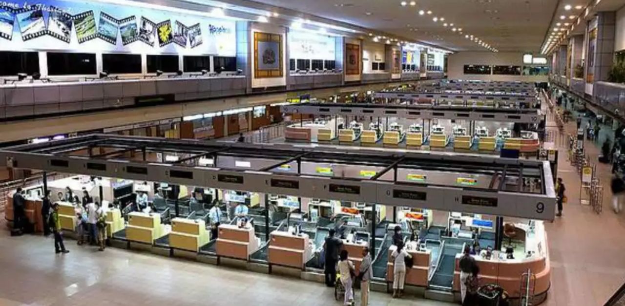United Airlines DMK Terminal