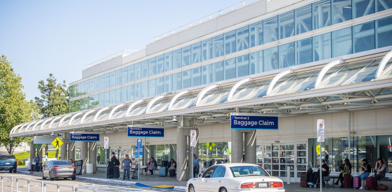 United Airlines ONT Terminal