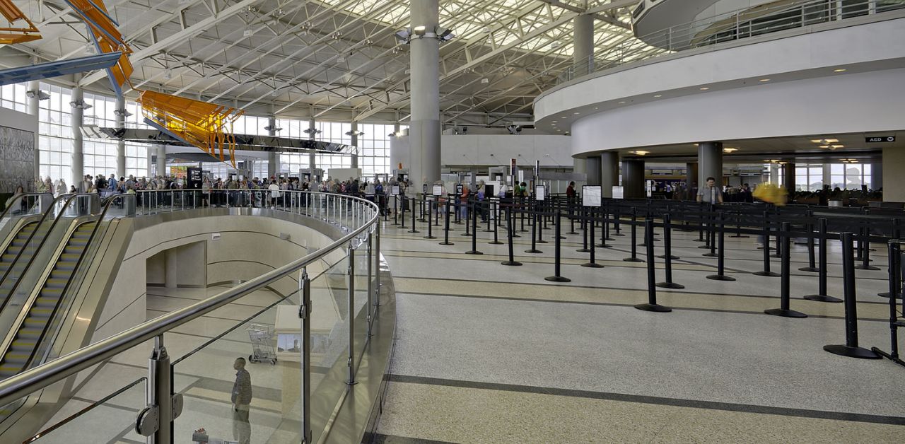 Air France HOU Terminal – William P. Hobby Airport (1)