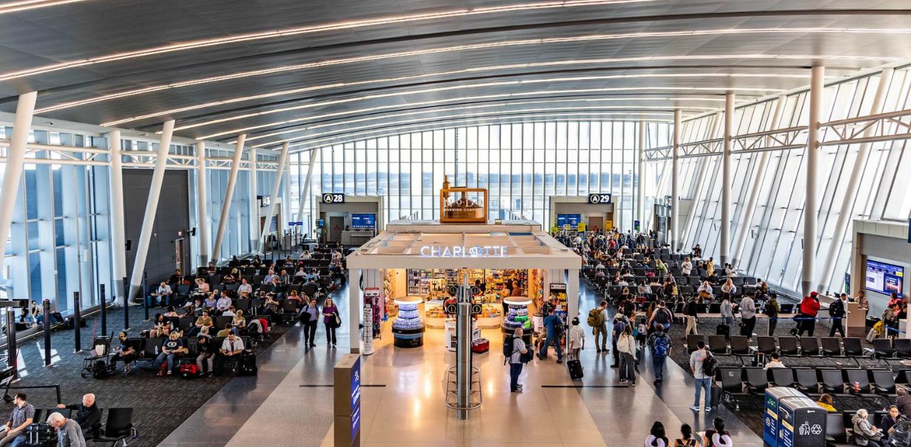 Singapore Airlines CLT Terminal – Charlotte Douglas International Airport (1)