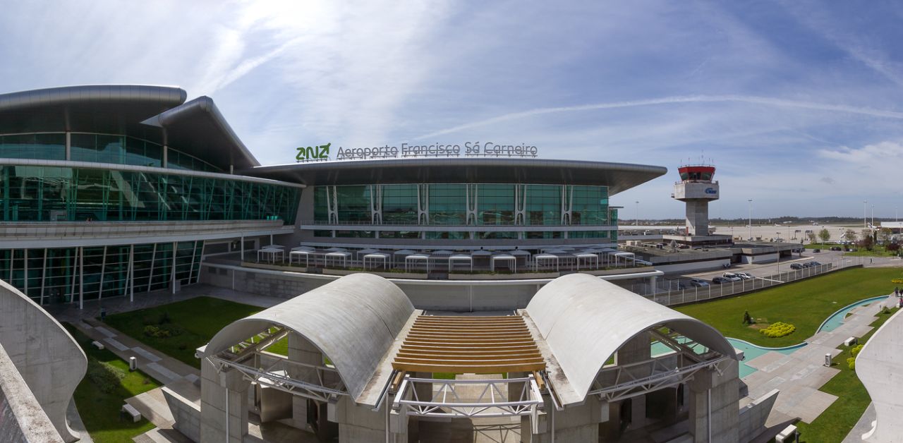 Singapore Airlines OPO Terminal – Francisco Sá Carneiro Airport (1)