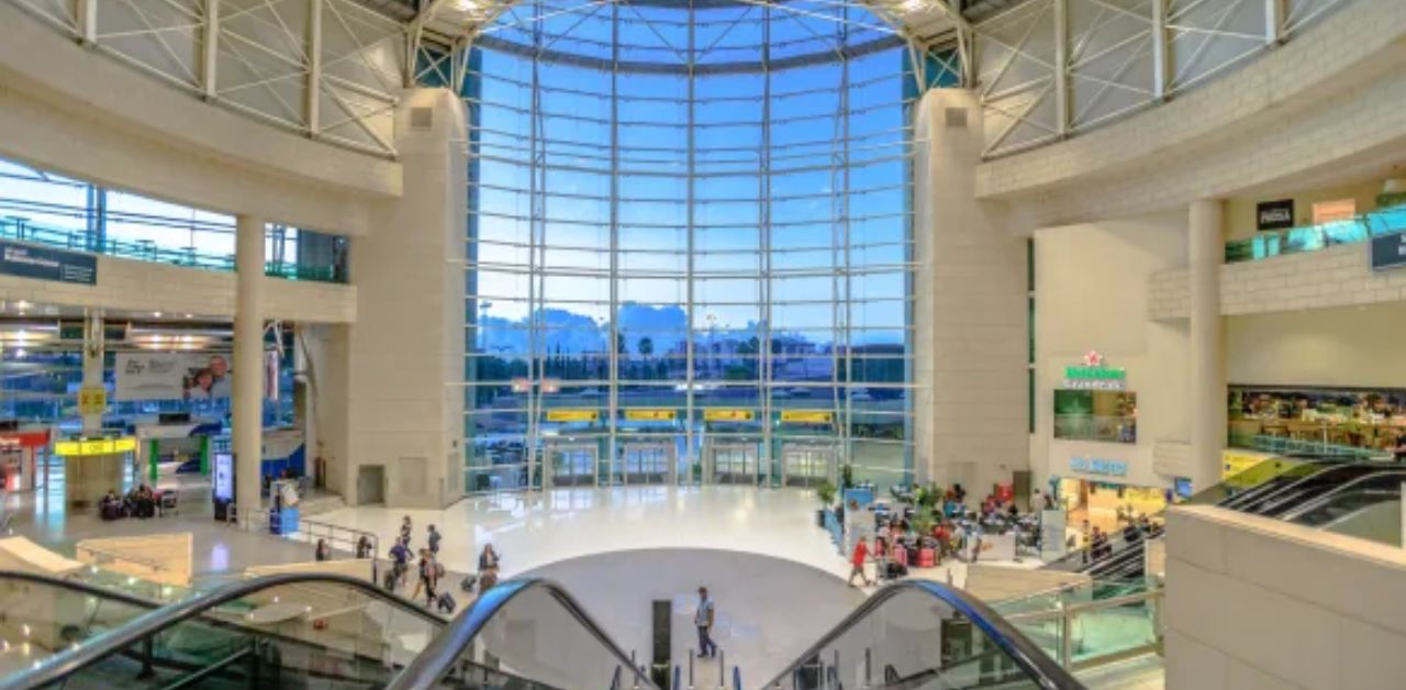 Starlux Airlines LIS Terminal – Humberto Delgado Airport